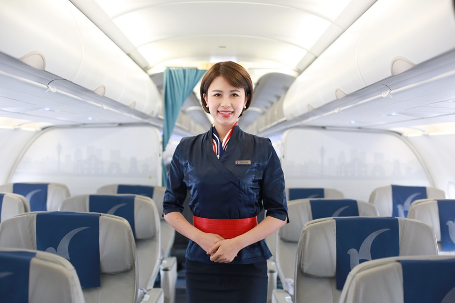 https://stratus.campaign-image.com/images/1199805000017145004_zc_v1_1739937133353_air_macau_stewardess.jpg