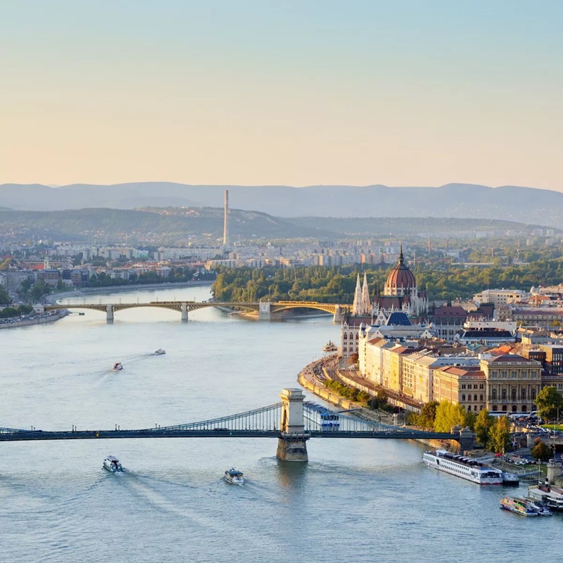 https://stratus.campaign-image.com/images/1199805000030411004_zc_v1_1750235373189_tfg_cruise_10d_best_of_the_danube.jpg