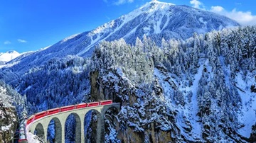 https://stratus.campaign-image.com/images/1199805000035292004_zc_v1_1755601362226_glacier_express_in_magical_switzerland_iv.jpg