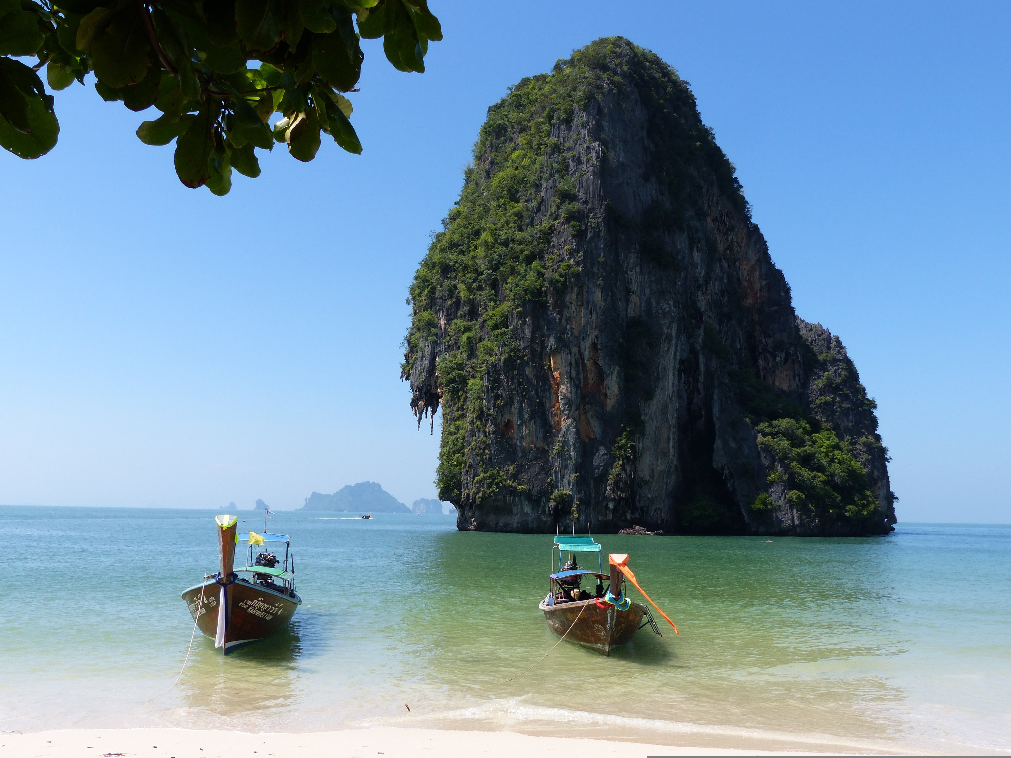 https://stratus.campaign-image.com/images/1199805000055261003_zc_v1_1776255939256_frenchy54_boats_489424_krabi.jpg