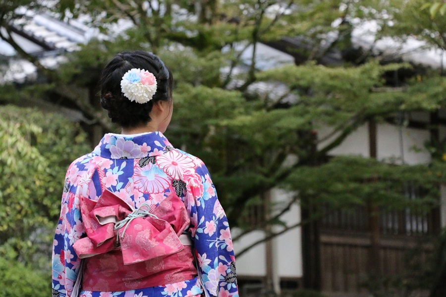 https://stratus.campaign-image.com/images/1199805000061187003_zc_v1_1786007393248_kimono_japan.jpg