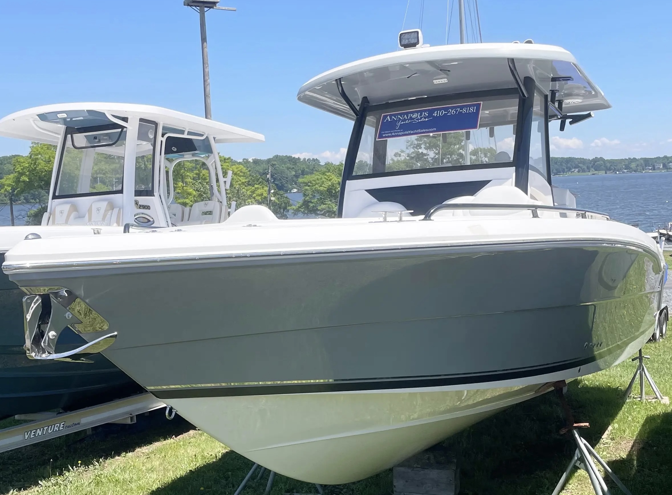 2022 Stamas Aventura 33T Center Console For Sale