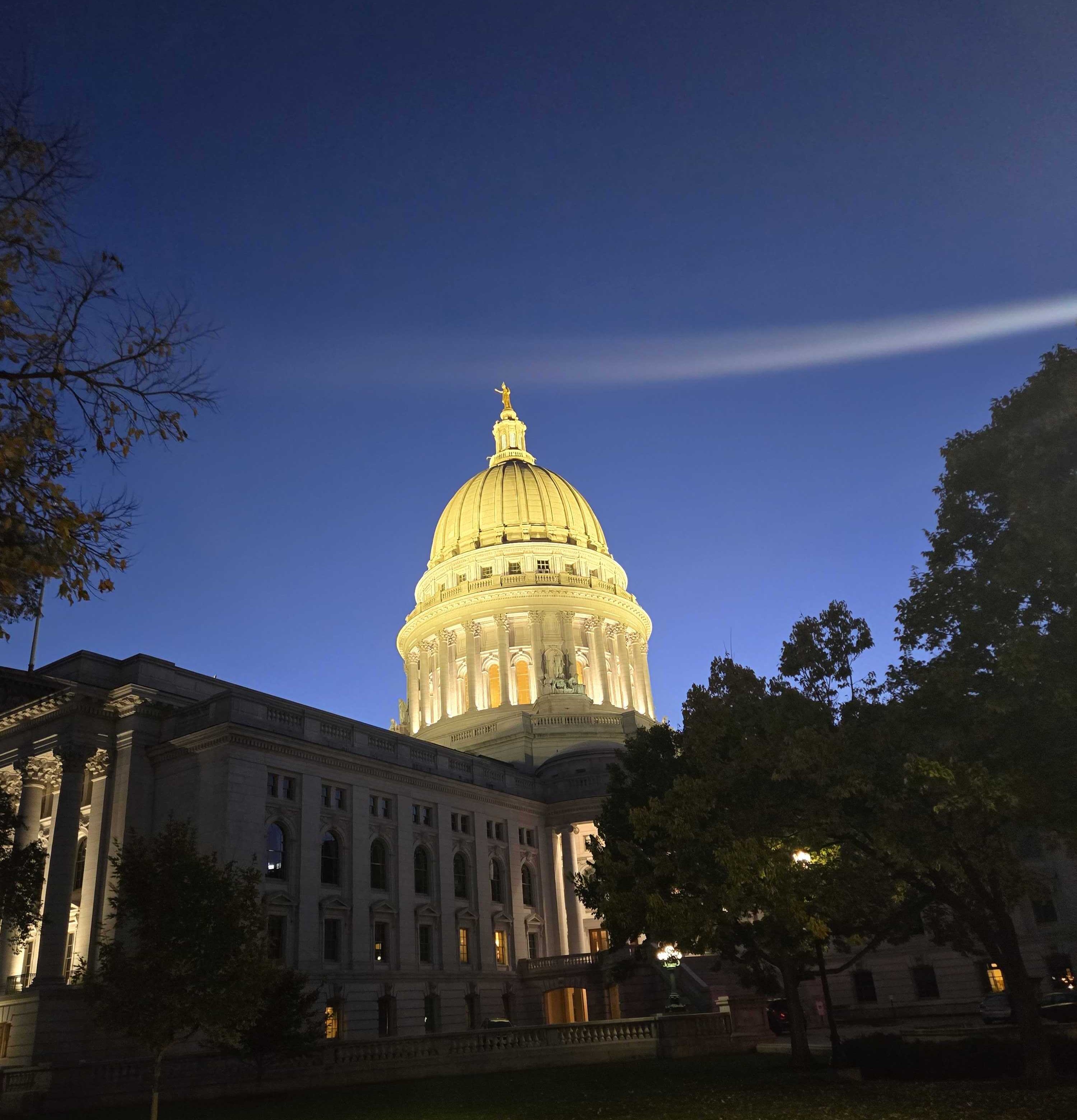 Wisconsin state capitol building at night