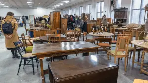 https://stratus.campaign-image.com/images/173335185374314_how-to-sell-furniture-300_zc_v1_14_13898000038738006.png