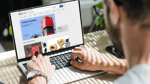 https://stratus.campaign-image.com/images/17338521329466_ebay-motors-scams-300x168_zc_v1_6_13898000038858006.png