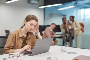 https://stratus.campaign-image.com/images/173817976748313_stressed-young-woman-work_zc_v1_13_13898000039837006.jpg