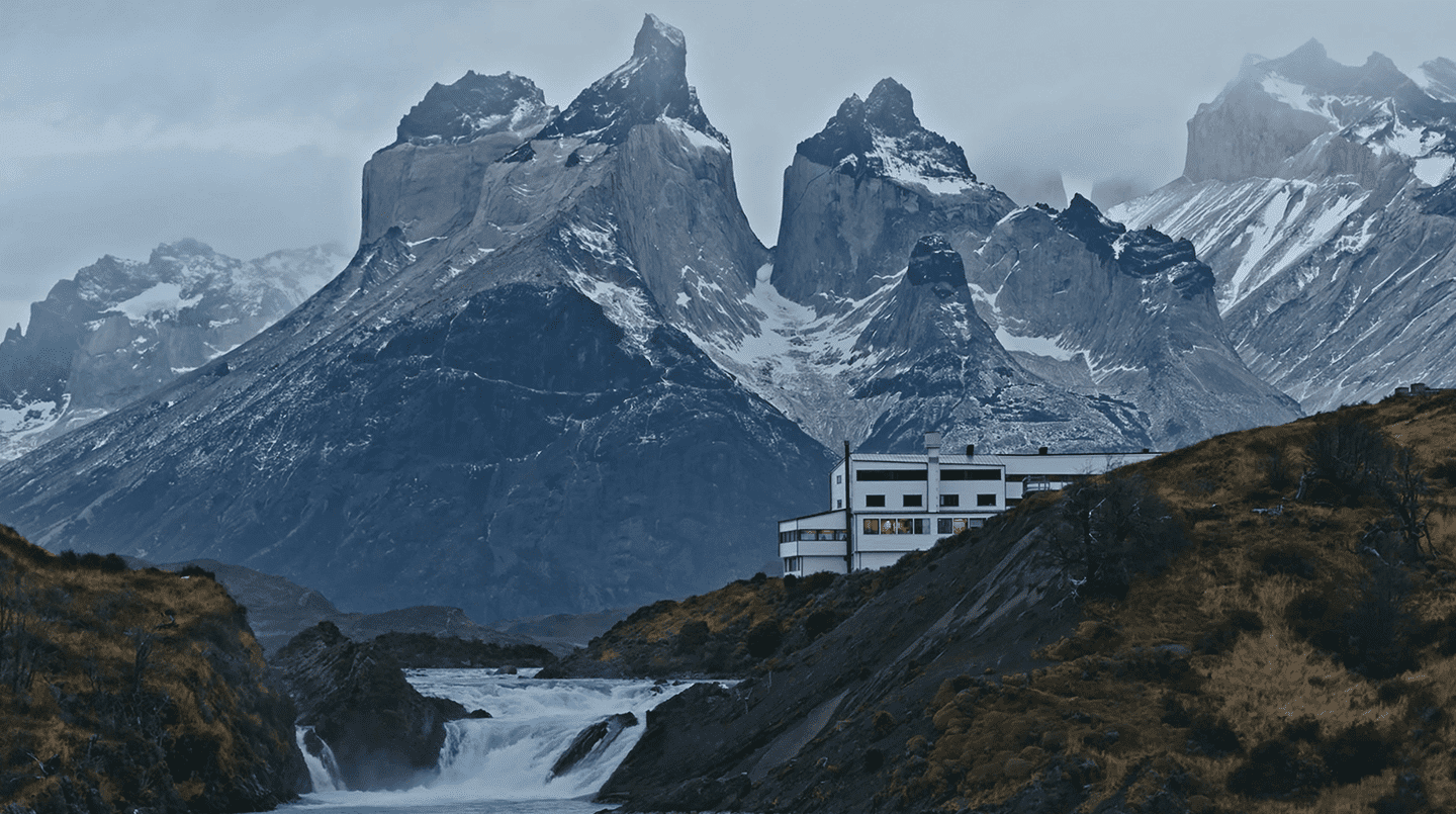 https://stratus.campaign-image.com/images/474070000005682004_zc_v1_1741829624259_explora_patagonia_hotel_and_towers_(1).png